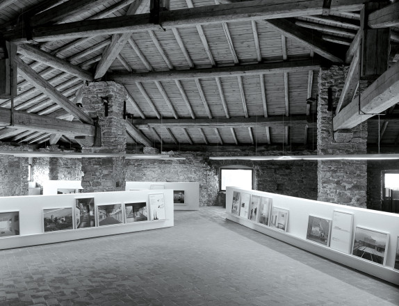 Exhibition: Build on built (Porta S. Agostino nell'ambito di Bergamo Architettura). Photo: Lungomare